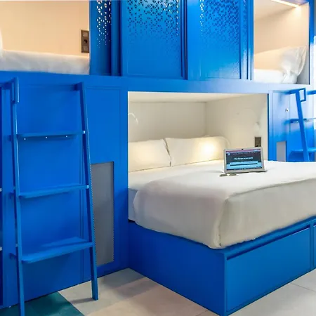 Coeo Pod Beatas Vandrarhem Málaga