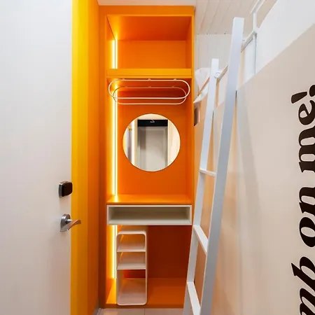 Coeo Pod Beatas Hostel Málaga